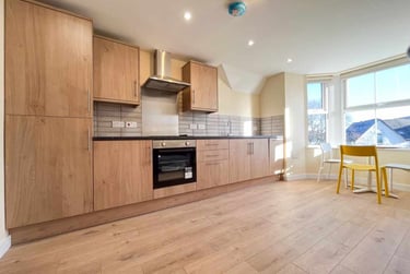 2 bed flat, Roath, Plasnewydd, Cardiff, CF243BT - Image 3