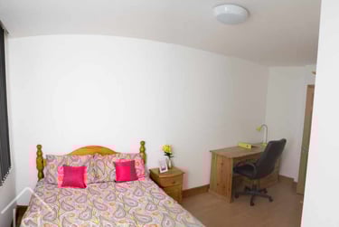 2 bed flat, Charles Street, Highfields, Leicester, LE11LA - Image 1