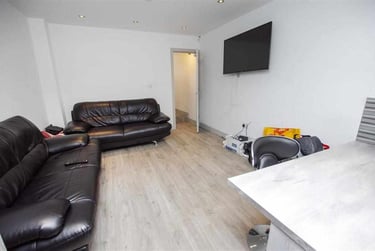 7 bed house, Harrow Road, Selly Park, Birmingham, B297DN - Image 1