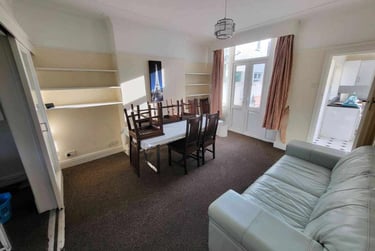 5 bed house, Lakeside, Penylan, Cardiff, CF235PH - Image 5