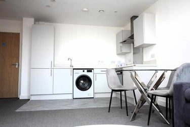 1 bed flat, 58-60 Guildhall Street, City Centre, Preston, PR13NU - Image 2