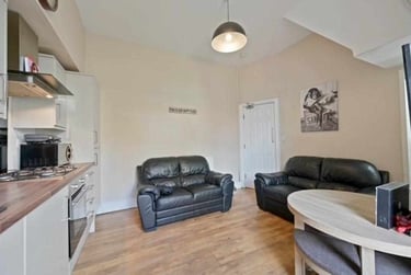 4 bed house, ., Plungington, Preston, PR17PY - Image 2