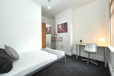 5 bed house, Salford, Irlams O' Th' Height, M67HP - Image 6