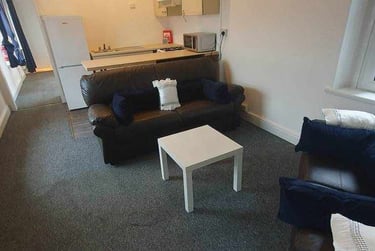 1 bed flat, N/A, Cathays, Cardiff, CF244DY - Image 3