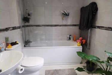 2 bed flat, Gwydr Crescent, Uplands, Swansea, SA20AA - Image 1