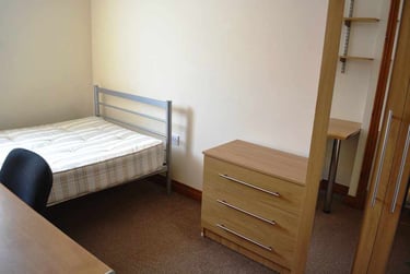 3 bed house, Cathays, Cardiff, CF244BX - Image 3