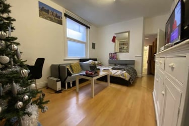 1 bed flat, Cathays, Cardiff, CF103EE - Image 1