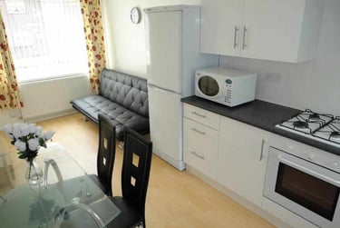 5 bed house, Roman Way, Selly Park, Birmingham, B152SL - Image 4