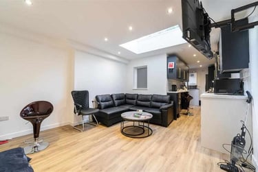 5 bed house, Boldmere Terrace, Katie Road, Selly Oak, Birmingham, B296JQ - Image 2