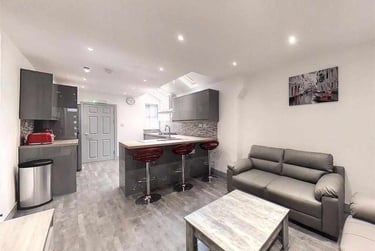 6 bed house, Dawlish Road, Selly Park, Birmingham, B297AR - Image 1