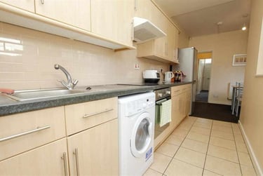 2 bed house, Grange Road, Selly Park, Birmingham, B296AP - Image 2