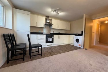 2 bed flat, Cardiff Bay, Grangetown, Cardiff, CF105NT - Image 2