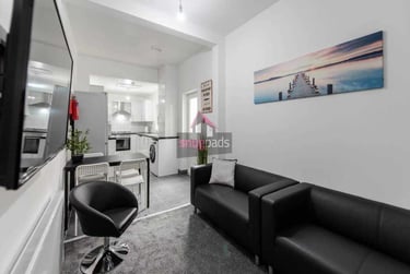 7 bed house, Salford, Pendleton, M65BT - Image 1