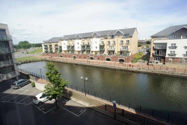 2 bed flat, Cardiff Bay, Cardiff, CF104RD - Image 4