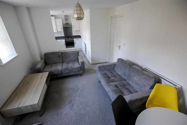 2 bed flat, Escelie Way, Selly Oak, Birmingham, B296GQ - Image 1