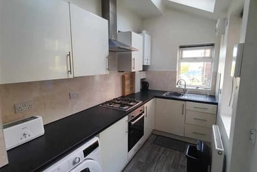 5 bed house, Howard Road, Crookesmoor, Sheffield, S63RX - Image 1