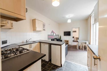 6 bed house, Salford, Seedley, M67EW - Image 1