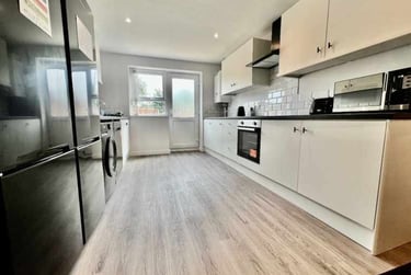 5 bed house, 9 Stevenson Road, Clover Hill, Norwich, NR58TT - Image 1