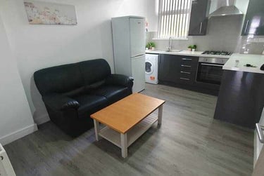 1 bed flat, 1, 30, Plasnewydd, Cardiff, CF243BG - Image 1
