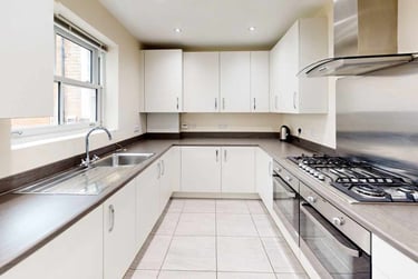 4 bed house, Friar Lane, Highfields, Leicester, LE15QS - Image 2