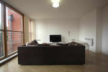 2 bed flat, East Cliff, City Centre, Preston, PR13LB - Image 3