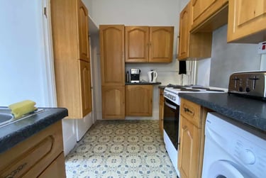 1 bed flat, Cathays, Cardiff, CF103EE - Image 3