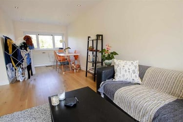 2 bed flat, Herons Way, Selly Park, Birmingham, B296TR - Image 3