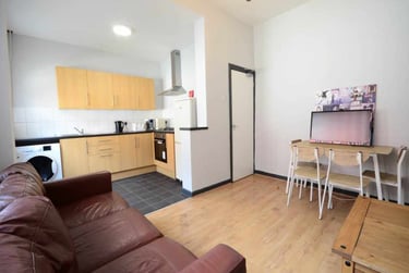 4 bed house, Wavertree, Liverpool, L153JE - Image 1