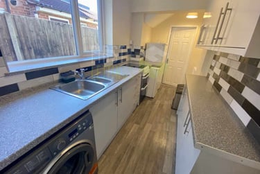 3 bed house, Wordsworth Road, Knighton, Leicester, LE26ED - Image 1