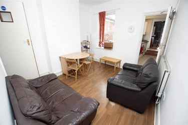 4 bed house, North Road, Selly Park, Birmingham, B296AN - Image 1