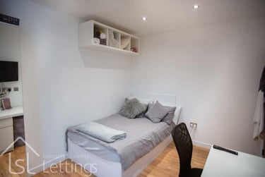 2 bed flat, West Street, Highfields, Leicester, LE16XQ - Image 3