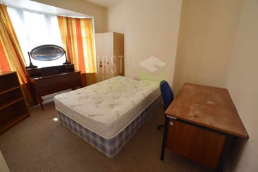 3 bed house, Gainsborough Road, Knighton, Leicester, LE23DE - Image 5