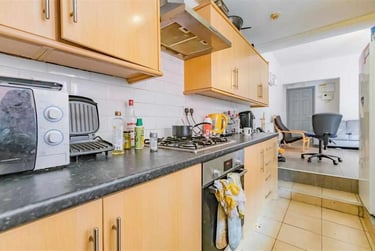 6 bed house, Dawlish Road, Selly Park, Birmingham, B297AR - Image 2