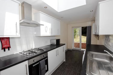 5 bed house, Selly Hill Road, Selly Park, Birmingham, B297DL - Image 2