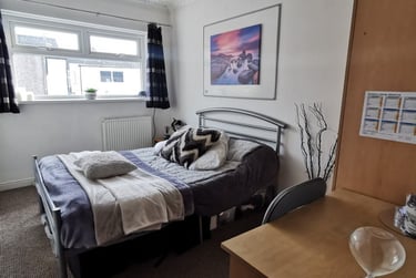 4 bed house, Fleet Street, Sandfields, Swansea, SA13UT - Image 1