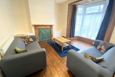 4 bed house, Norfolk Street, Mount Pleasant, Swansea, SA16JQ - Image 1