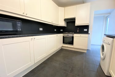 4 bed house, Norfolk Street, Mount Pleasant, Swansea, SA16JQ - Image 2