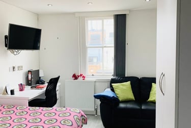 1 bed house, Extra Large Studio, Demontfort Street, Highfields, Leicester, LE17GW - Image 5