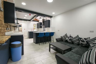 6 bed house, Dale Road, Selly Park, Birmingham, B296AG - Image 2