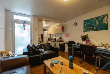 6 bed house, Luton Road, Selly Park, Birmingham, B297BN - Image 1