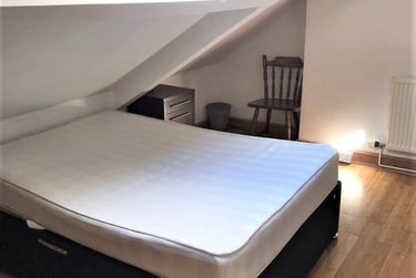 8 bed house, St Helens Avenue, Brynmill, Swansea, SA14NE - Image 1