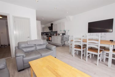 6 bed house, Harborne Lane, Selly Park, Birmingham, B296TQ - Image 3