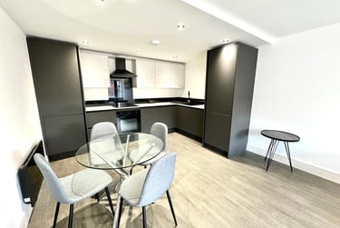 2 bed flat, Buckingham House, 4 Glovers Court, City Centre, Preston, PR13AT - Image 3