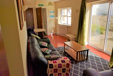 6 bed house, George Street, City Centre, Swansea, SA14HH - Image 2