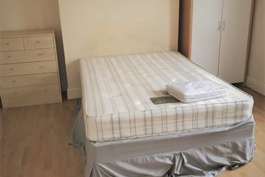 4 bed house, King Edwards Road, Brynmill, Swansea, SA14LX - Image 2