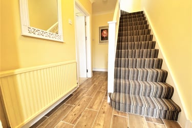 4 bed house, Bryn Syfi Terrace, Mount Pleasant, Swansea, SA16XN - Image 2