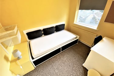 4 bed house, Bryn Syfi Terrace, Mount Pleasant, Swansea, SA16XN - Image 6