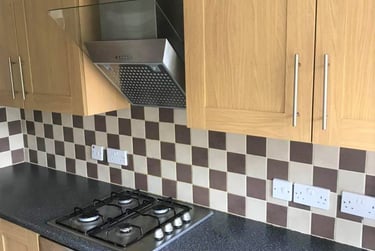 3 bed house, Western Street, Sandfields, Swansea, SA13JY - Image 1