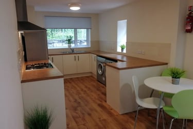 5 bed house, Danygraig Road, Port Tenant, Swansea, SA18NB - Image 1