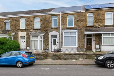 2 bed house, Rhondda Street, Mount Pleasant, Swansea, SA16EU - Image 1
